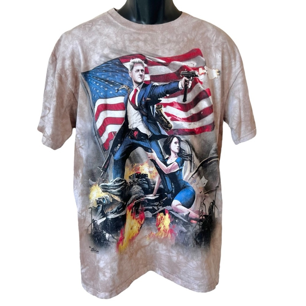 THE MOUNTAIN Bill Clinton - Monica Lewinski BEIGE TIE DYE Graphic T-SHIRT Tee